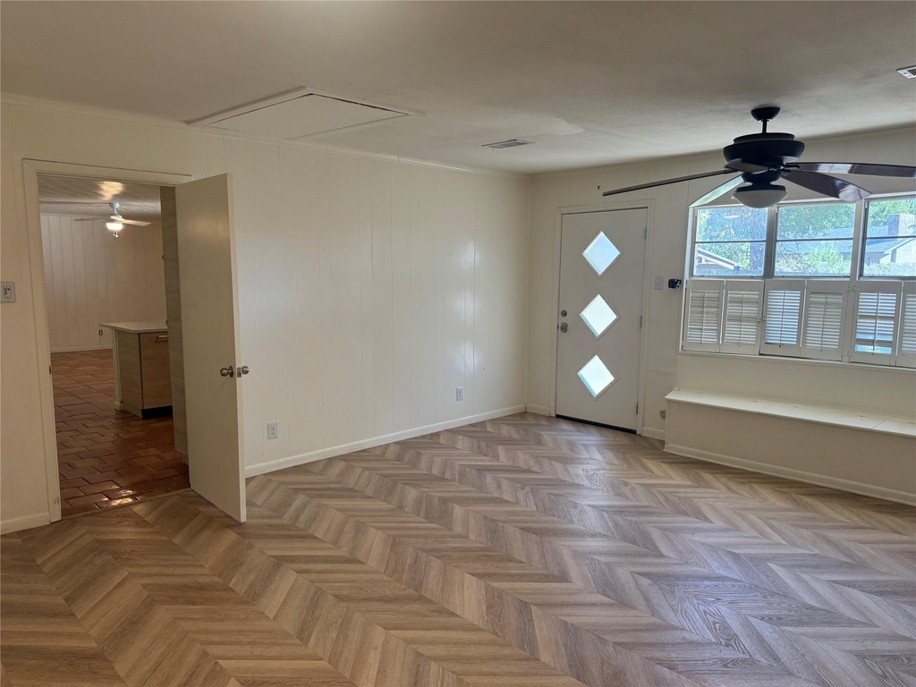 514 W Ridgewood Drive - Photo 1