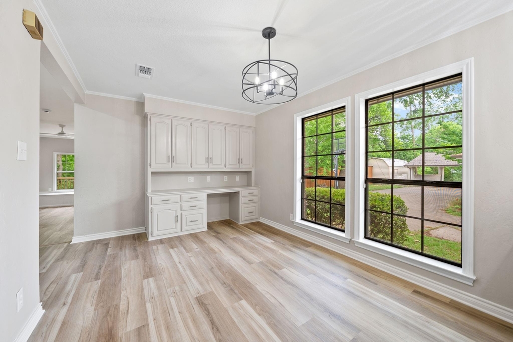 306 Westpark Drive N - Photo 12