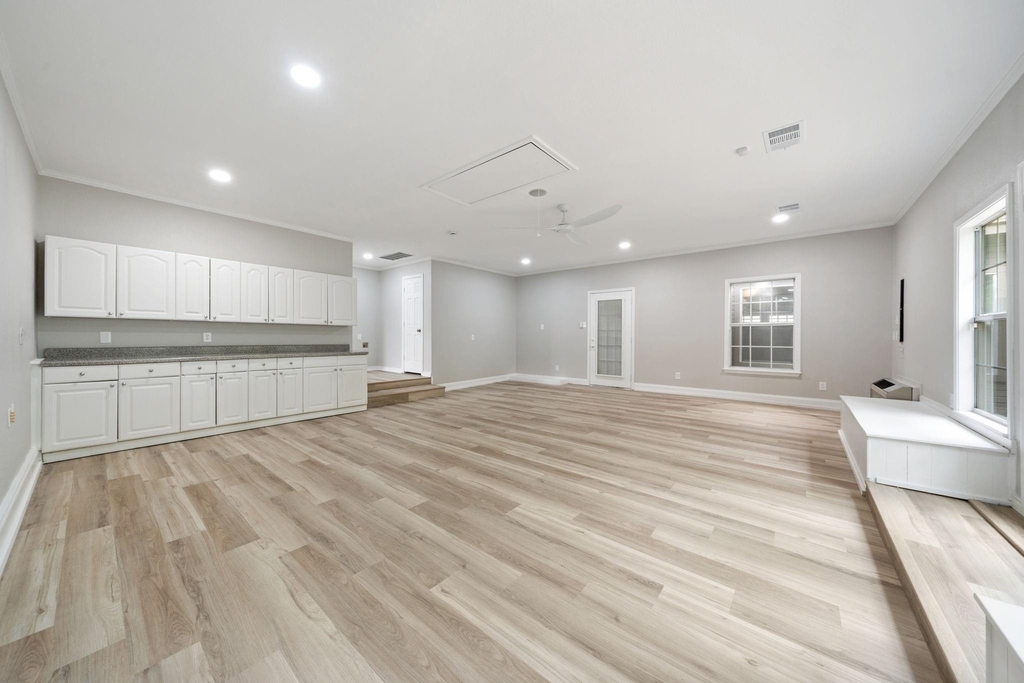 306 Westpark Drive N - Photo 25
