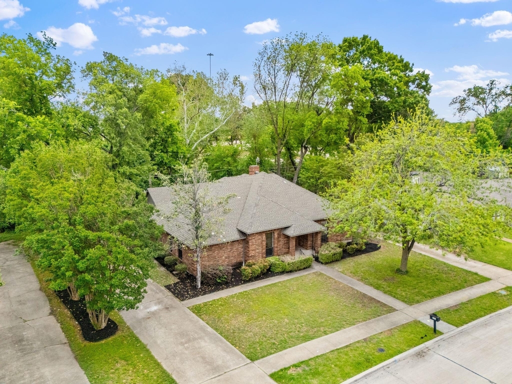 306 Westpark Drive N - Photo 32