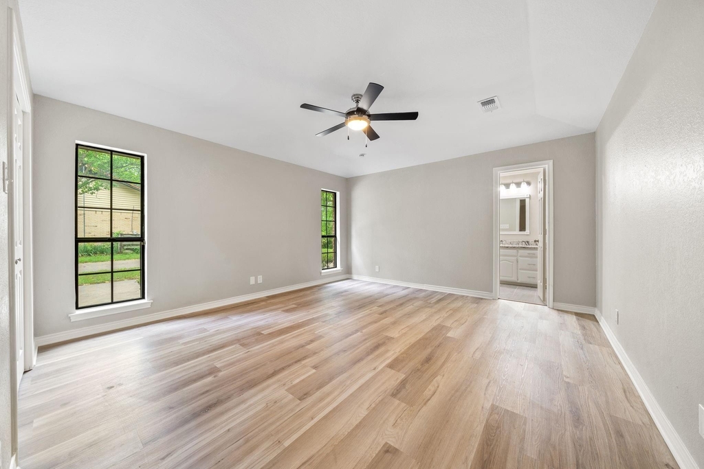 306 Westpark Drive N - Photo 14