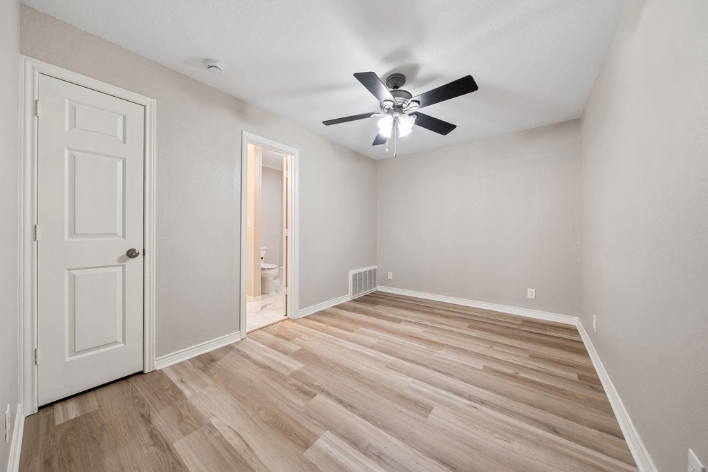 306 Westpark Drive N - Photo 19