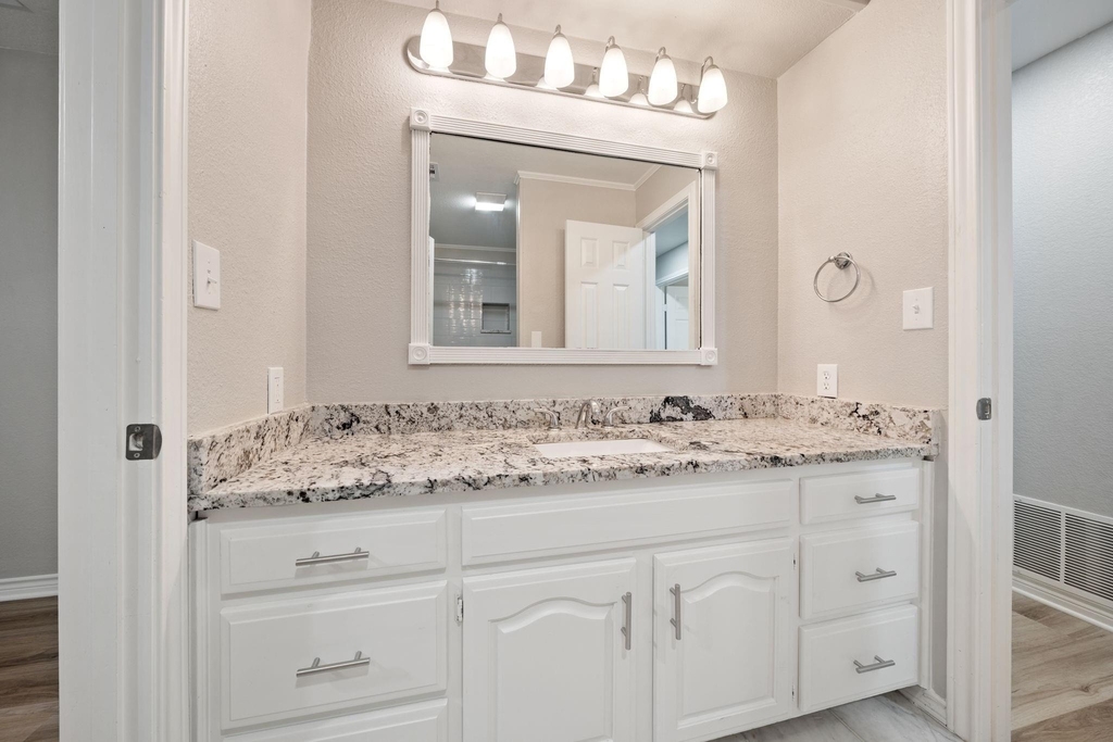 306 Westpark Drive N - Photo 20