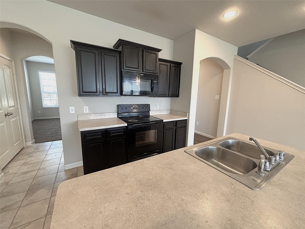 5030 Royal Springs Drive - Photo 11