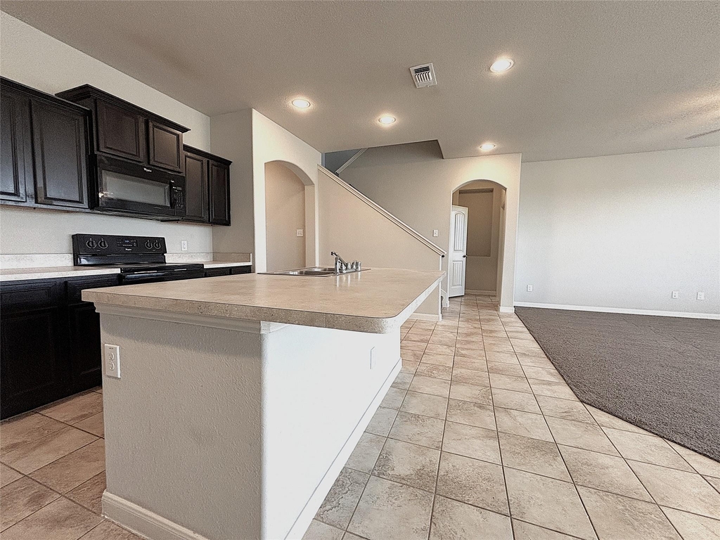 5030 Royal Springs Drive - Photo 10