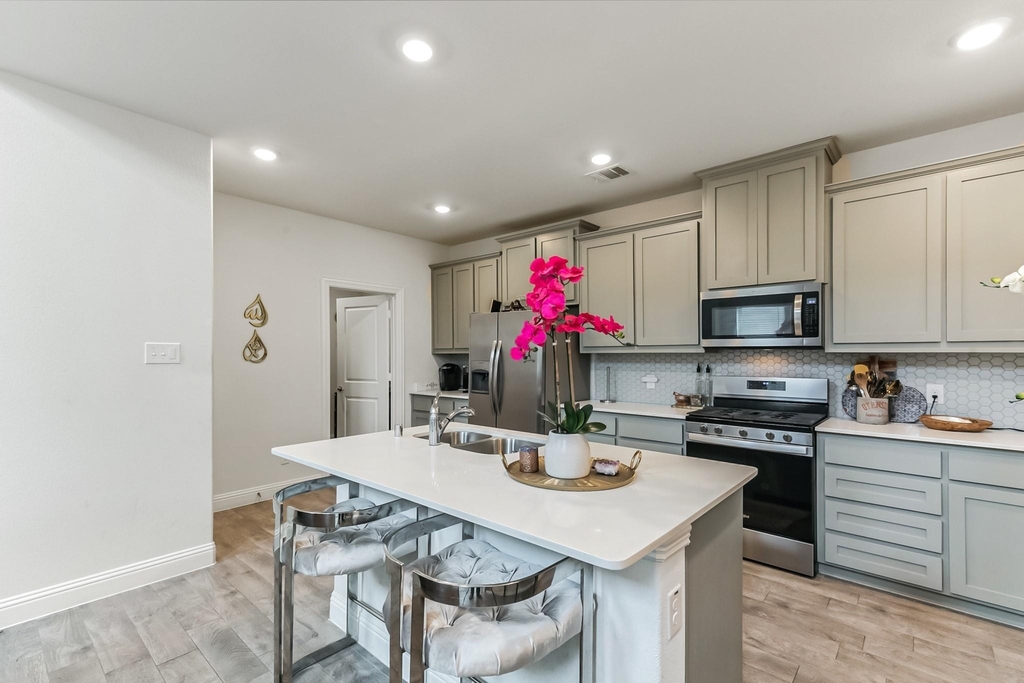 6028 Paddock Lane - Photo 12