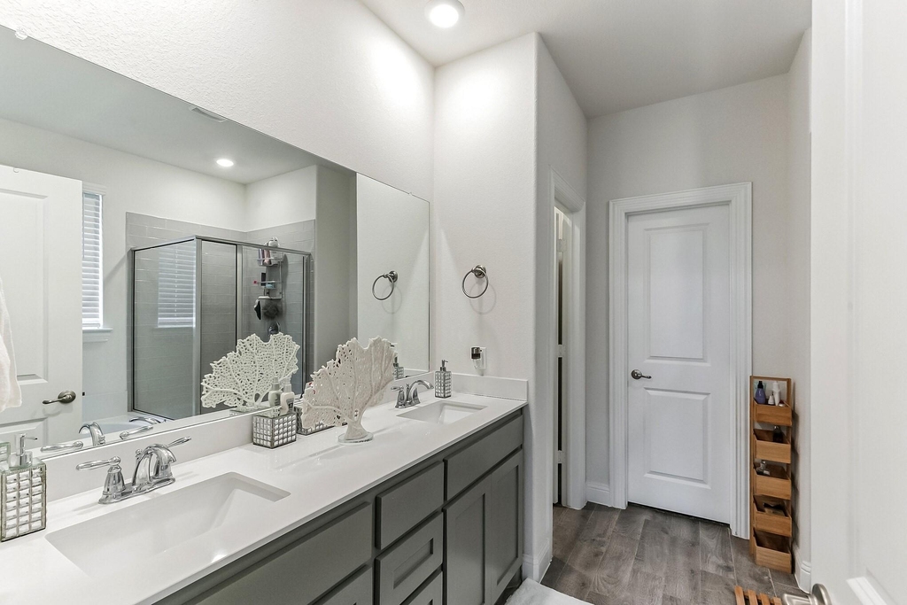 6028 Paddock Lane - Photo 17
