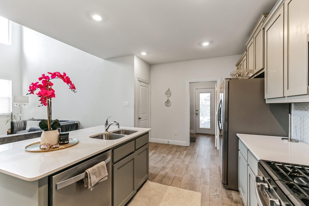 6028 Paddock Lane - Photo 10