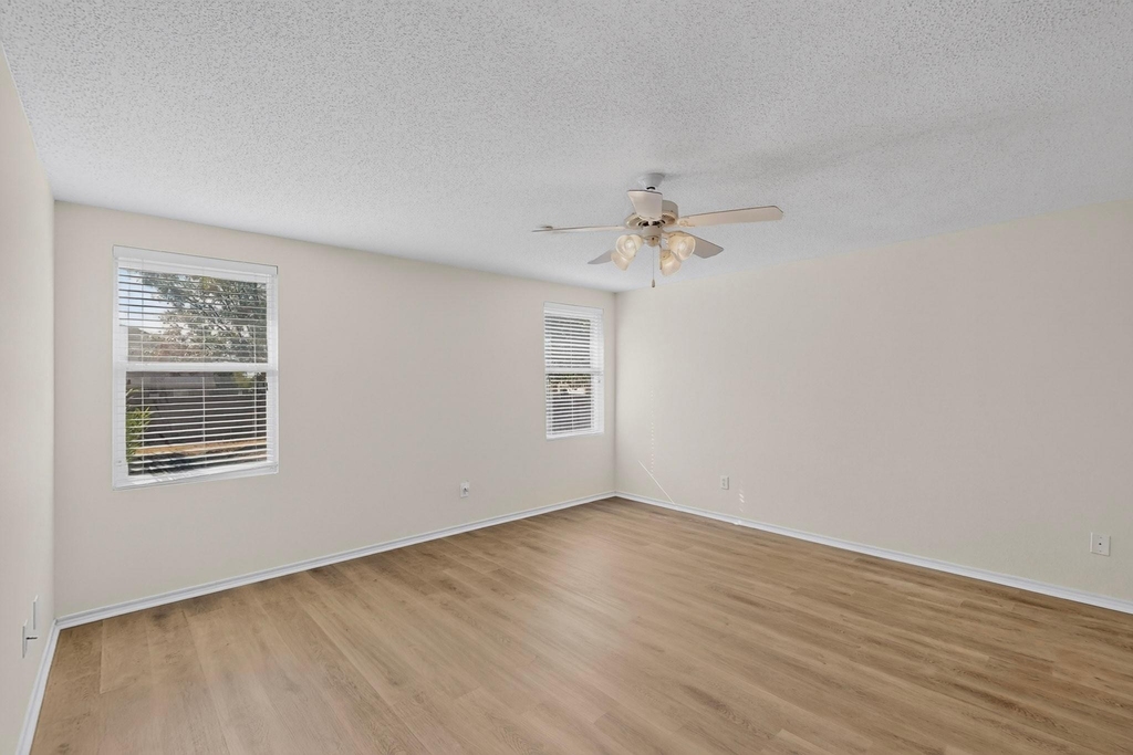 717 Gallant Court - Photo 15