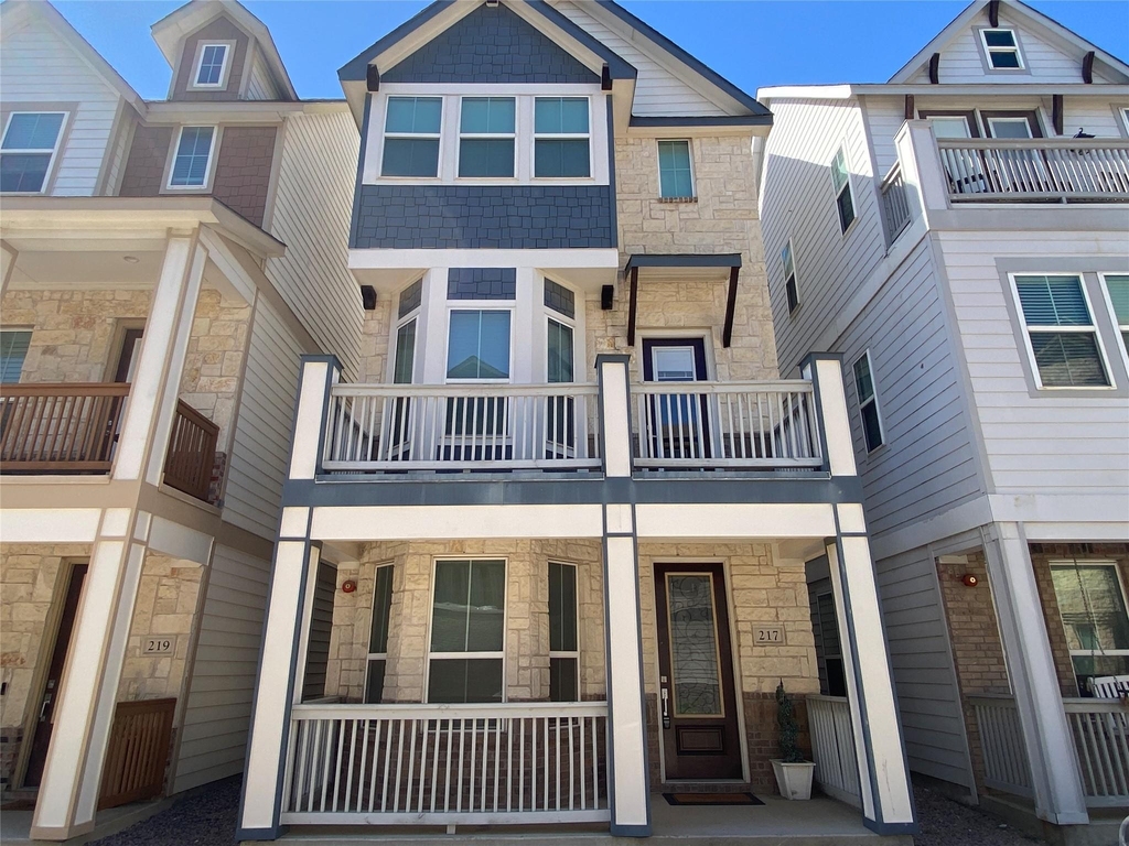 217 S Village Way - Photo 0