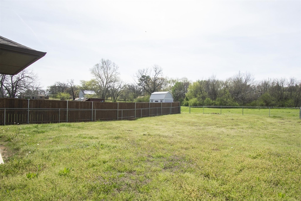 700 E Bullock Street - Photo 15