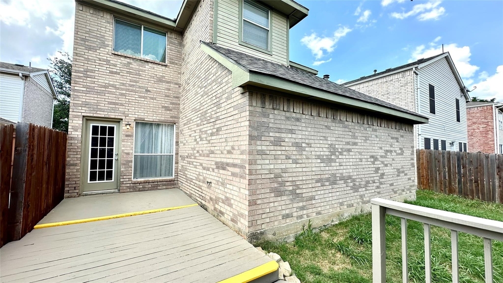 1402 Peregrine Street - Photo 1