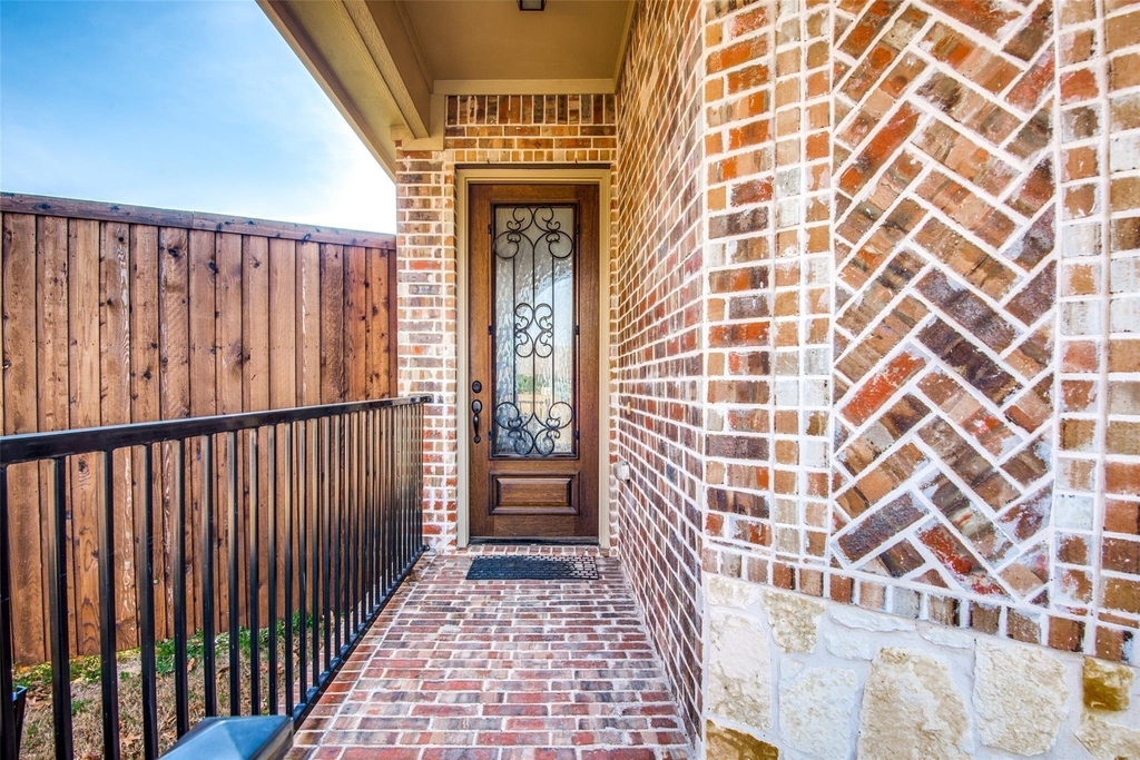 511 Kimblewick Drive - Photo 2