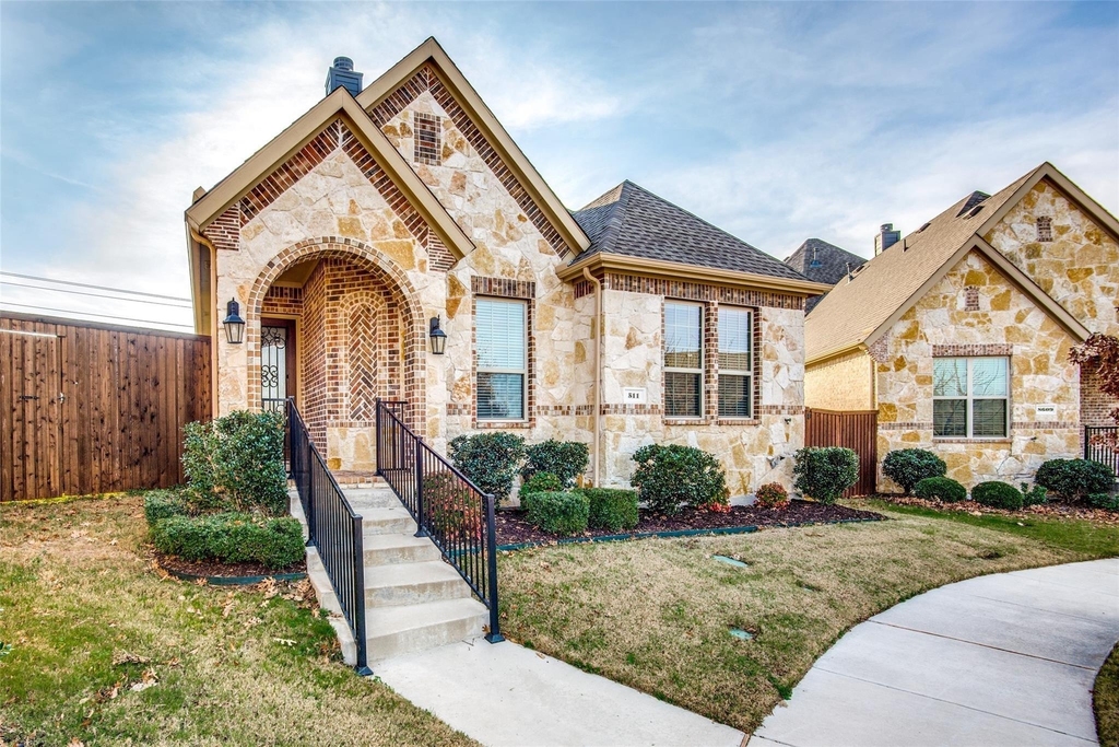 511 Kimblewick Drive - Photo 1