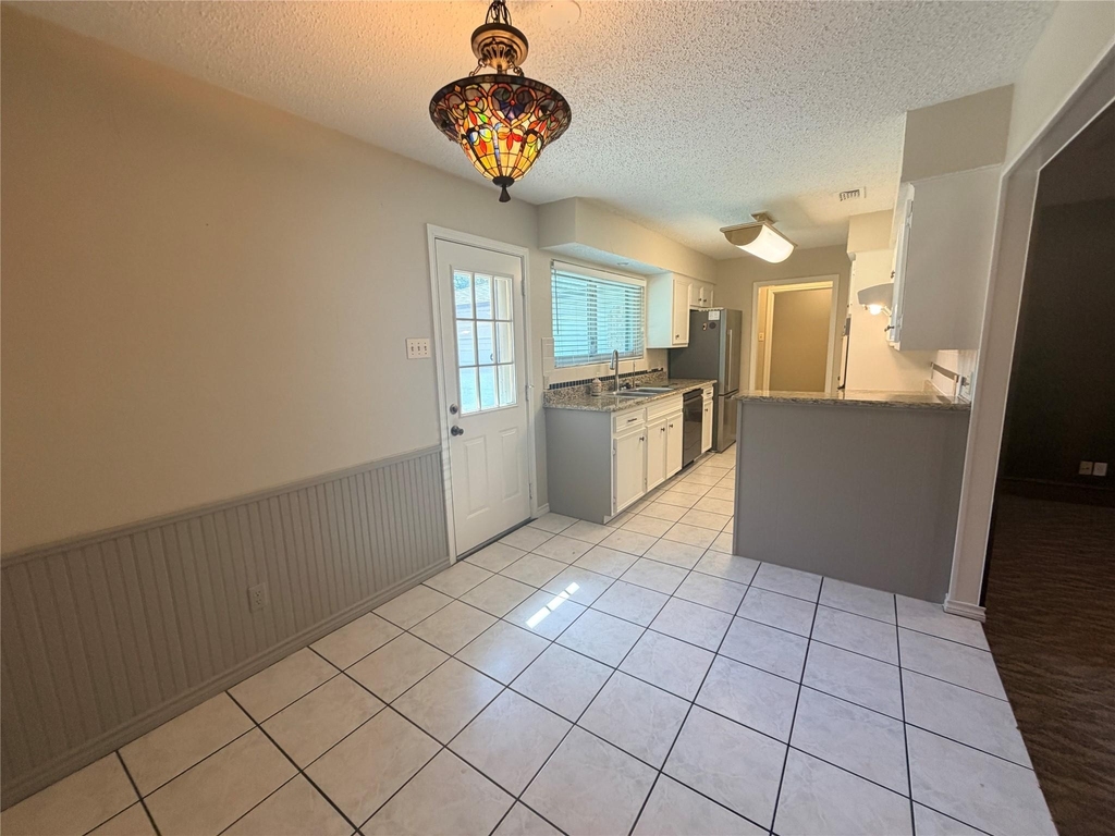 1620 Lexington Place - Photo 3