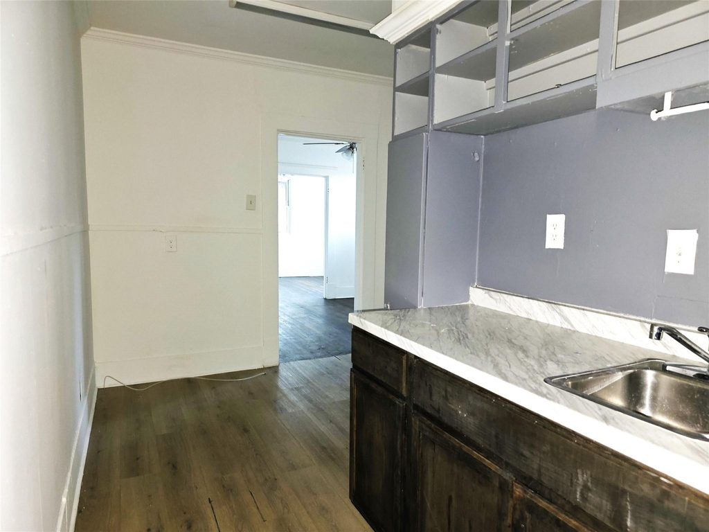 630 N Ewing Avenue - Photo 8