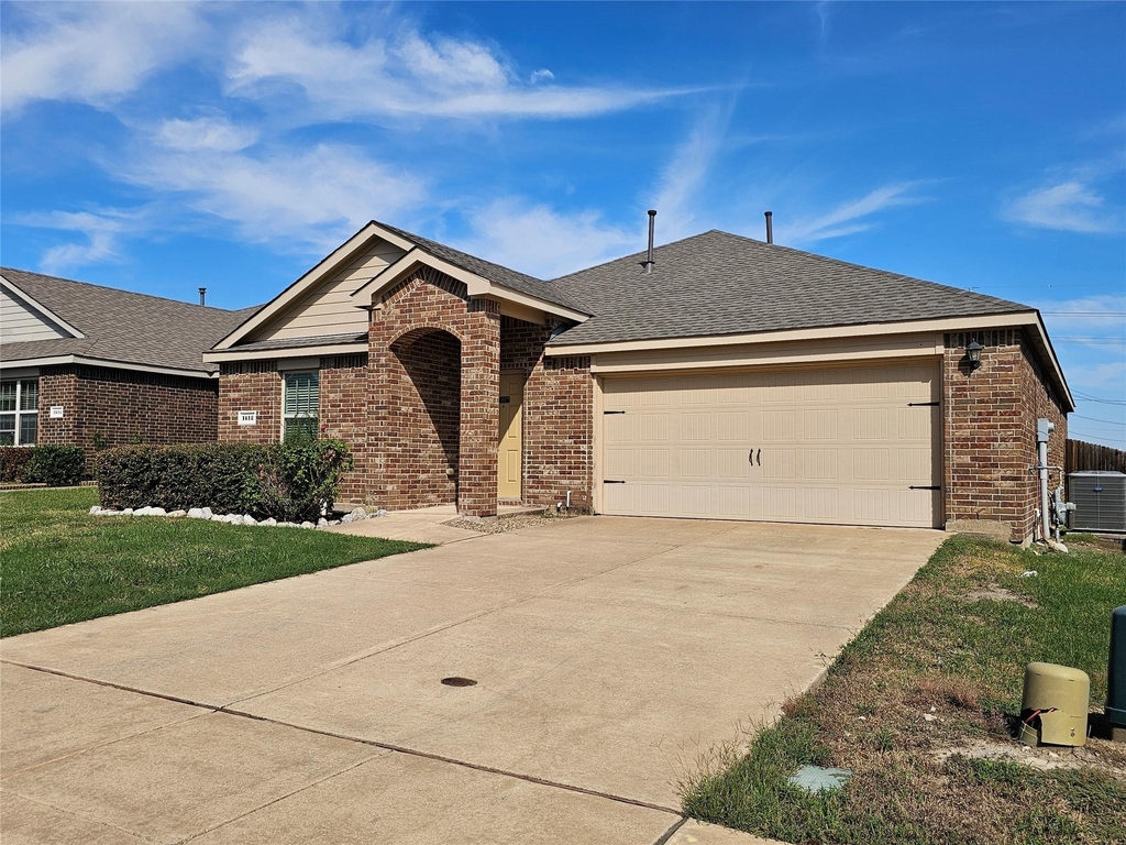1412 Meadow Creek Drive - Photo 2