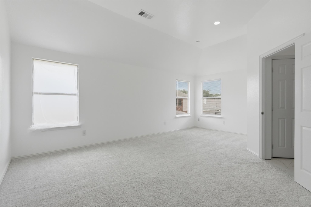 5001 Spicewood Drive - Photo 16