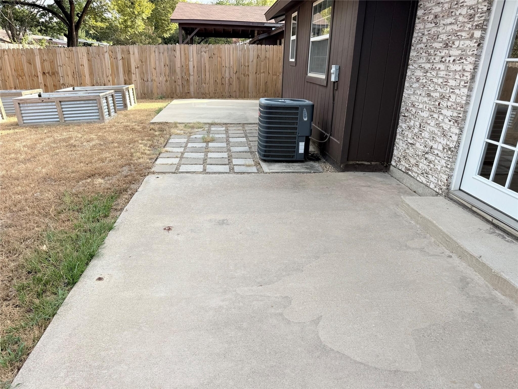 2704 Springlake Court - Photo 16