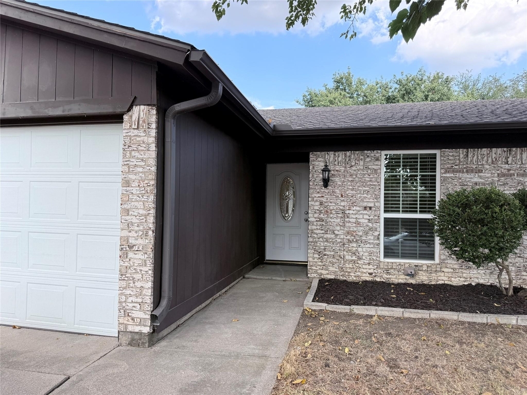 2704 Springlake Court - Photo 1