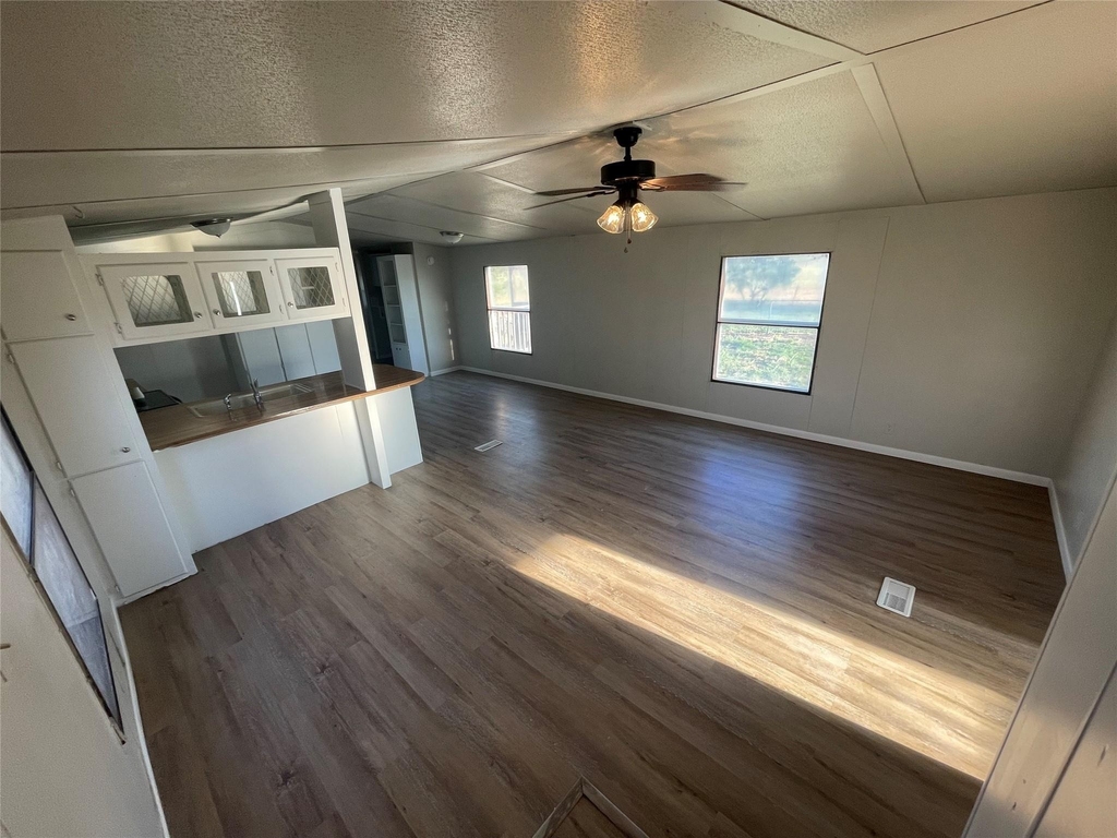 2901 Fm 604 - Photo 1