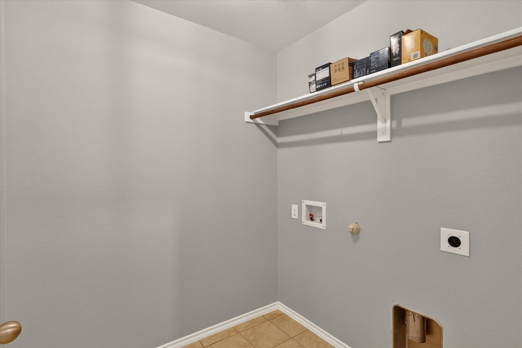 1049 Sewell Drive - Photo 17