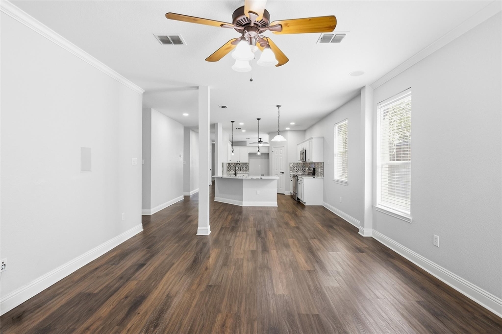 315 Londonderry Lane - Photo 4