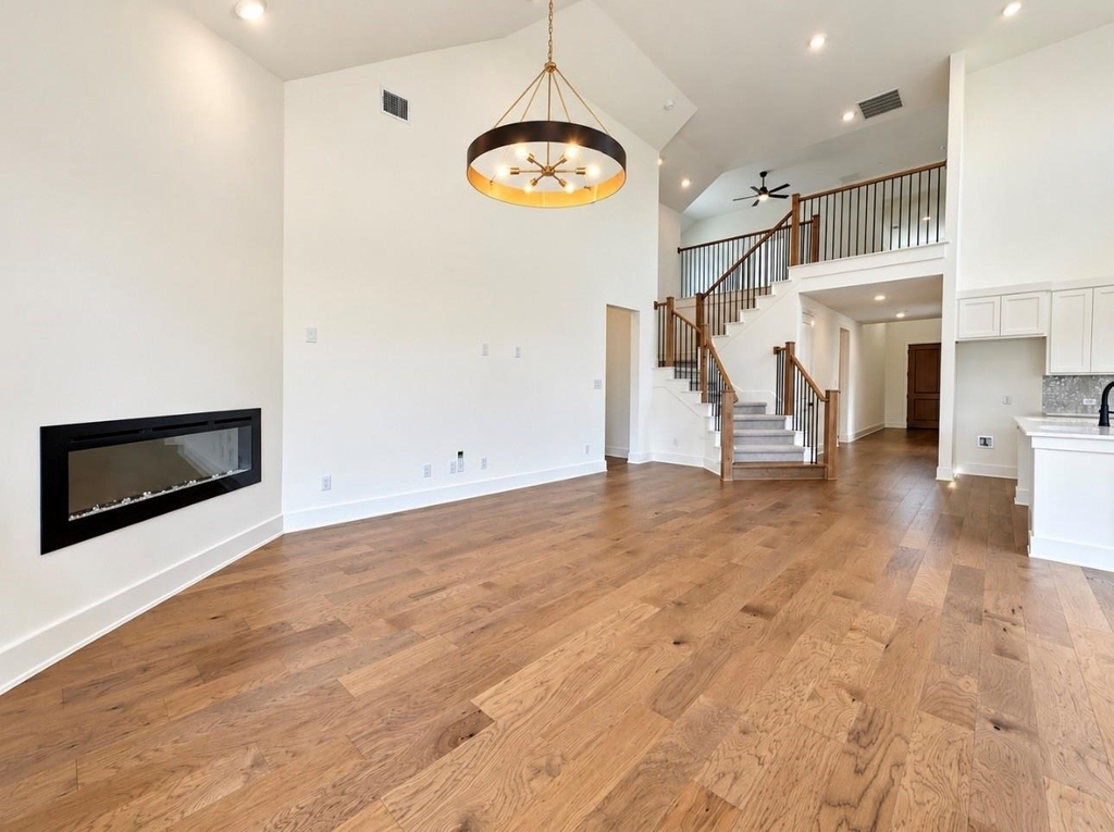 1129 Bradford Street - Photo 1