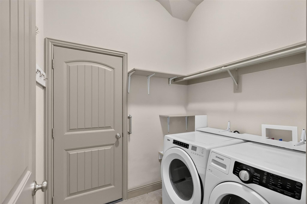 204 Saxon Street - Photo 26