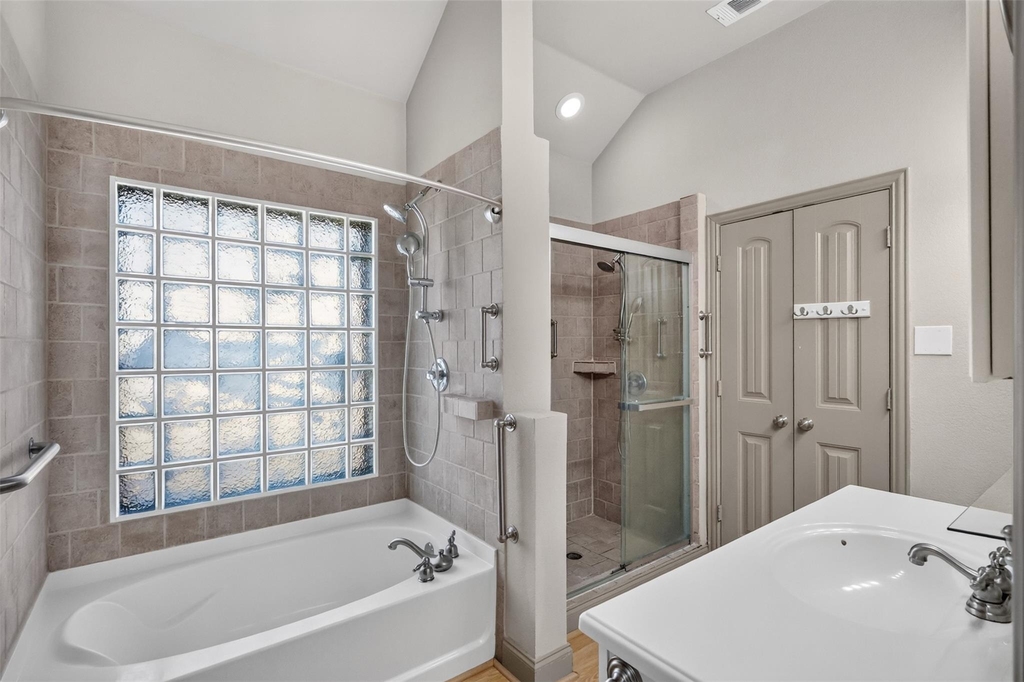 204 Saxon Street - Photo 18