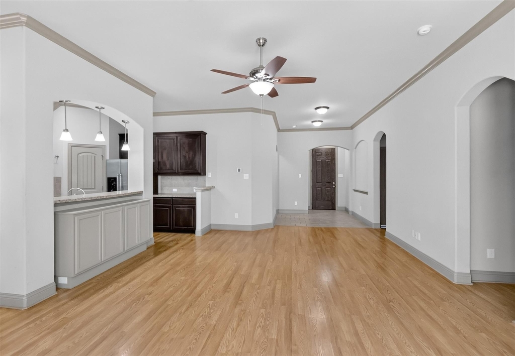 204 Saxon Street - Photo 4