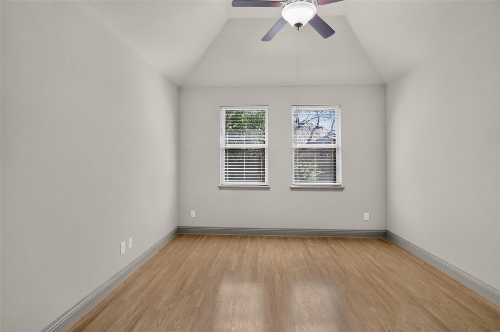 204 Saxon Street - Photo 24