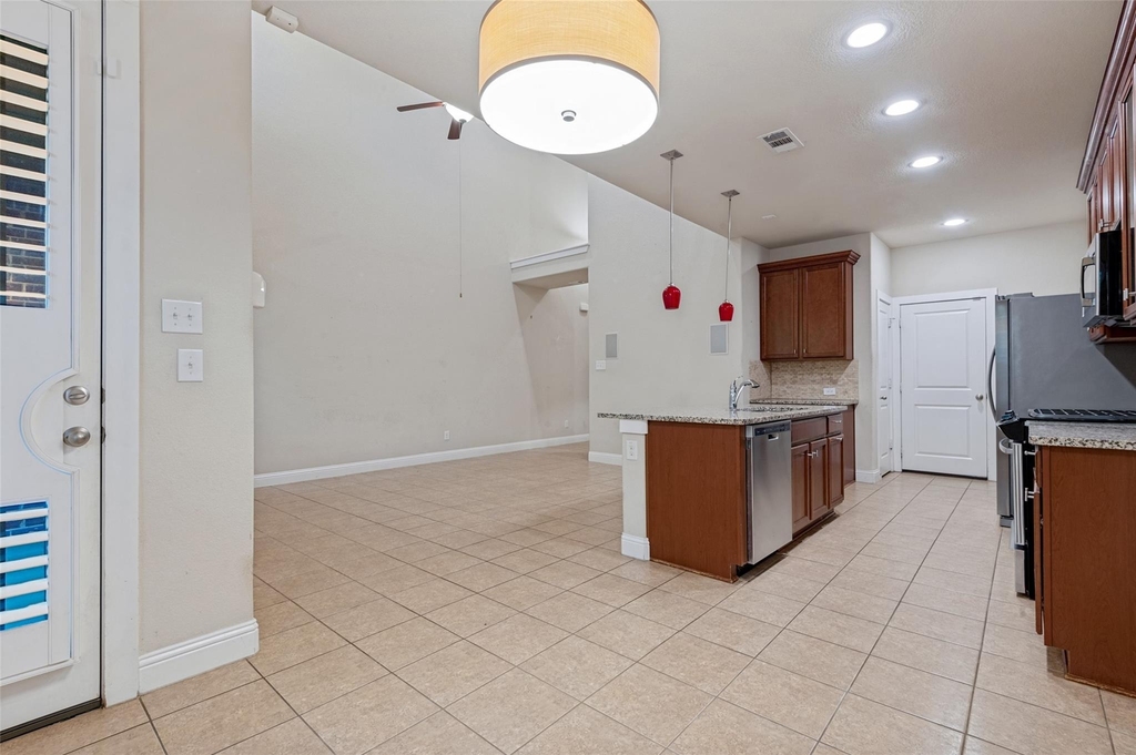 1606 Brook Grove Drive - Photo 5