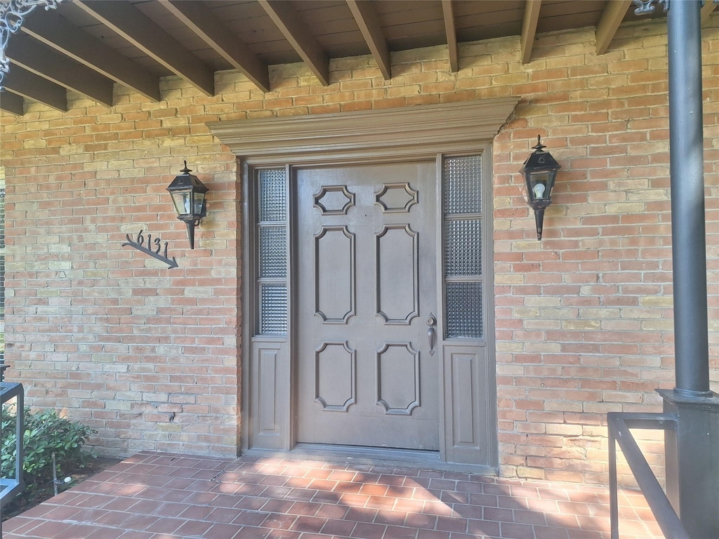 6131 Bandera Avenue - Photo 3