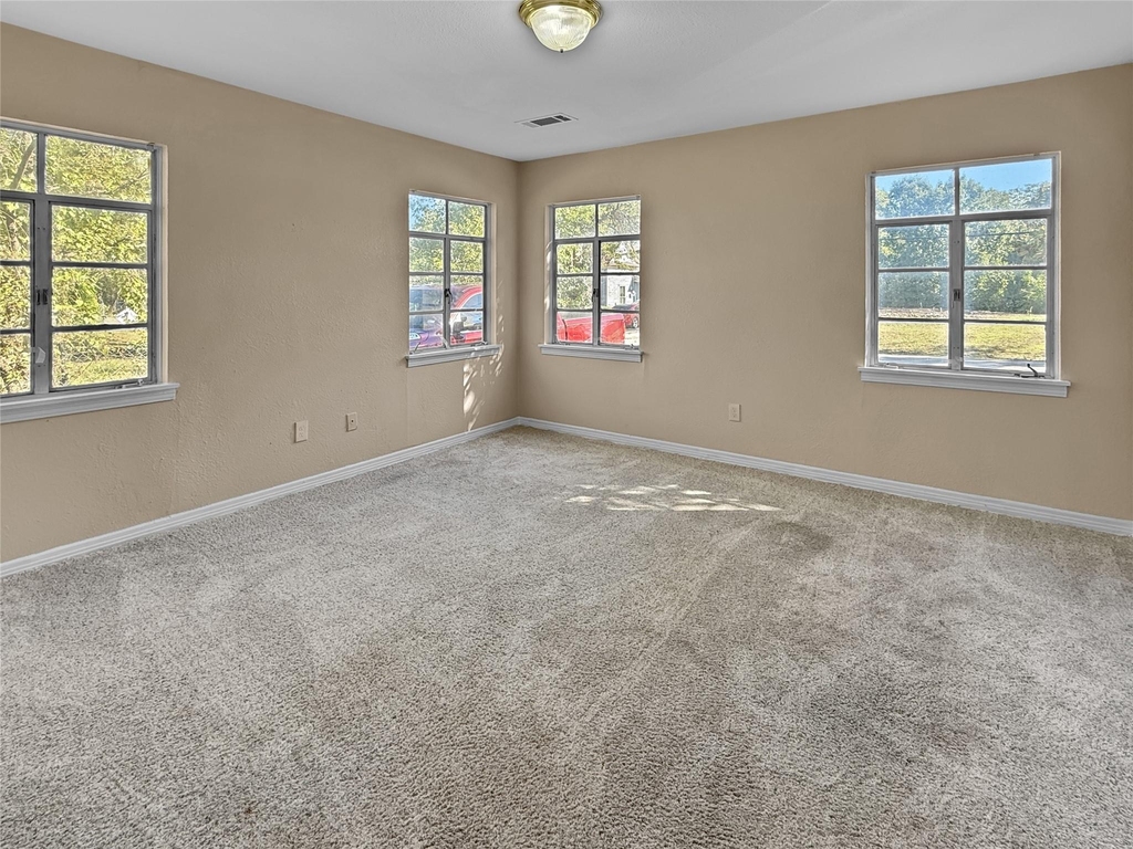 1009 E 11th Street - Photo 7