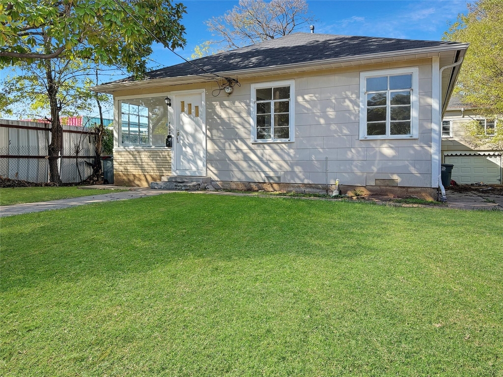 1009 E 11th Street - Photo 1
