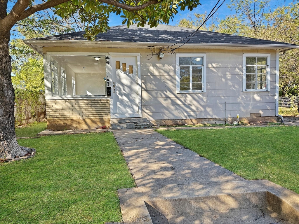 1009 E 11th Street - Photo 0