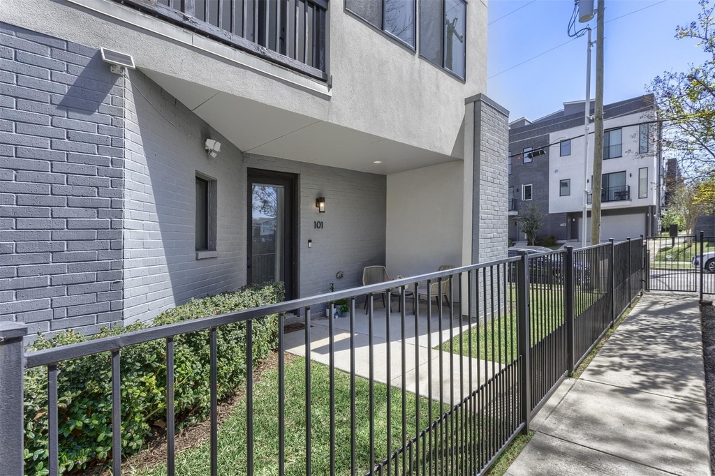 4703 Munger Avenue - Photo 31