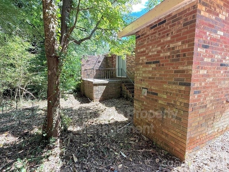 561 Blendwood Drive - Photo 8