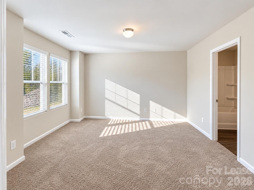 914 Battleground Avenue - Photo 16