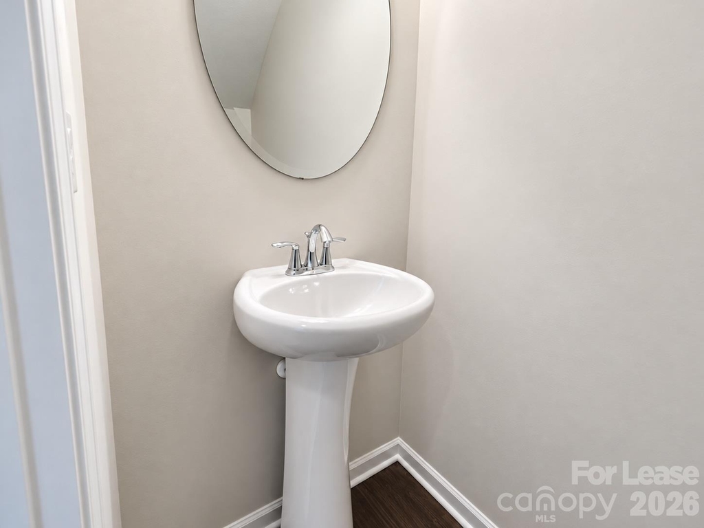 914 Battleground Avenue - Photo 12