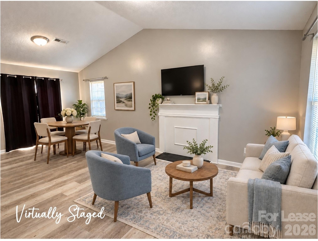 1302 Eagles Landing Drive - Photo 4