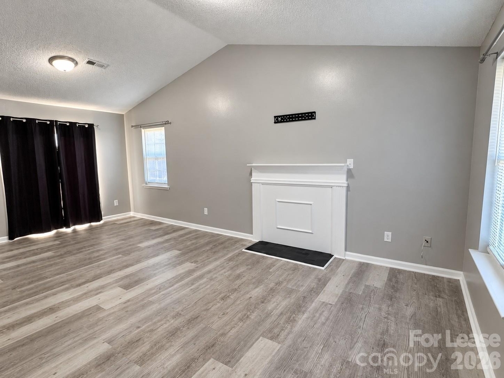 1302 Eagles Landing Drive - Photo 5
