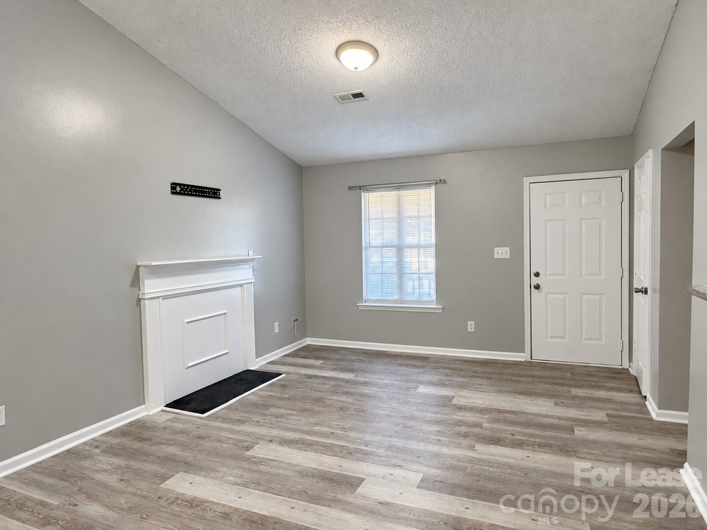 1302 Eagles Landing Drive - Photo 6