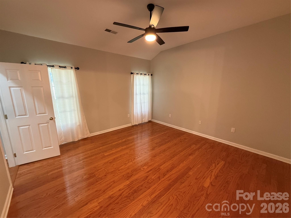 8821 Oakham Street - Photo 7