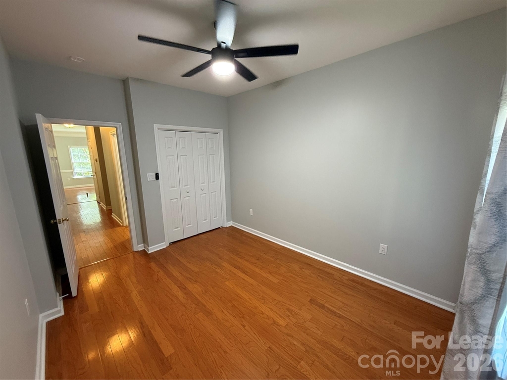 8821 Oakham Street - Photo 3