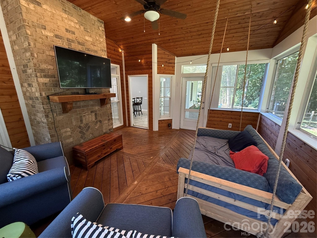 8821 Oakham Street - Photo 18