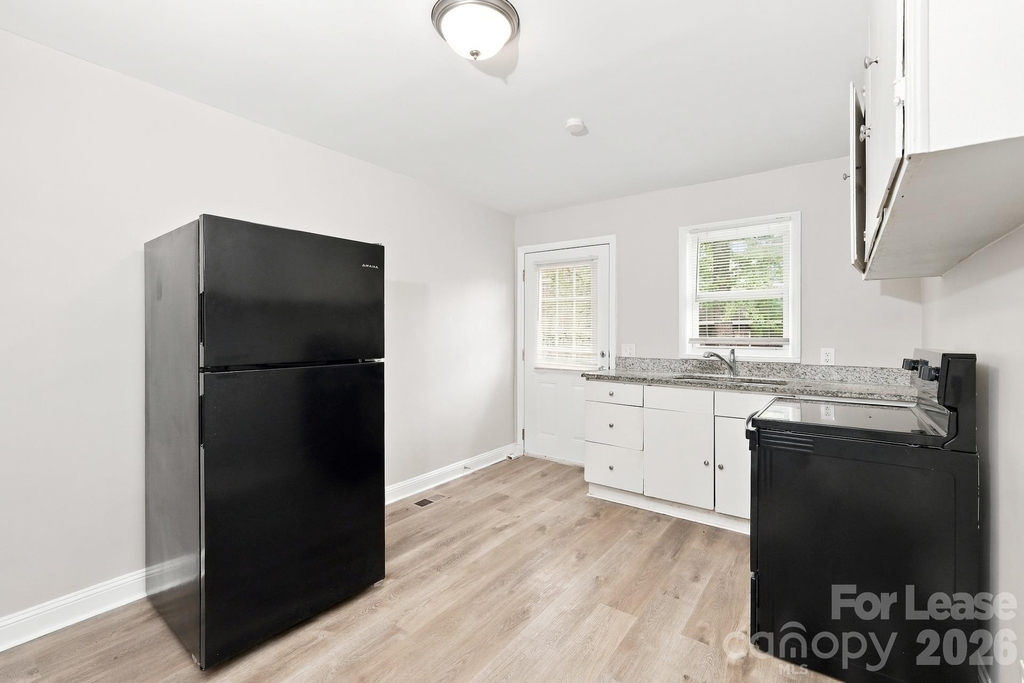 300 Jones Street - Photo 4