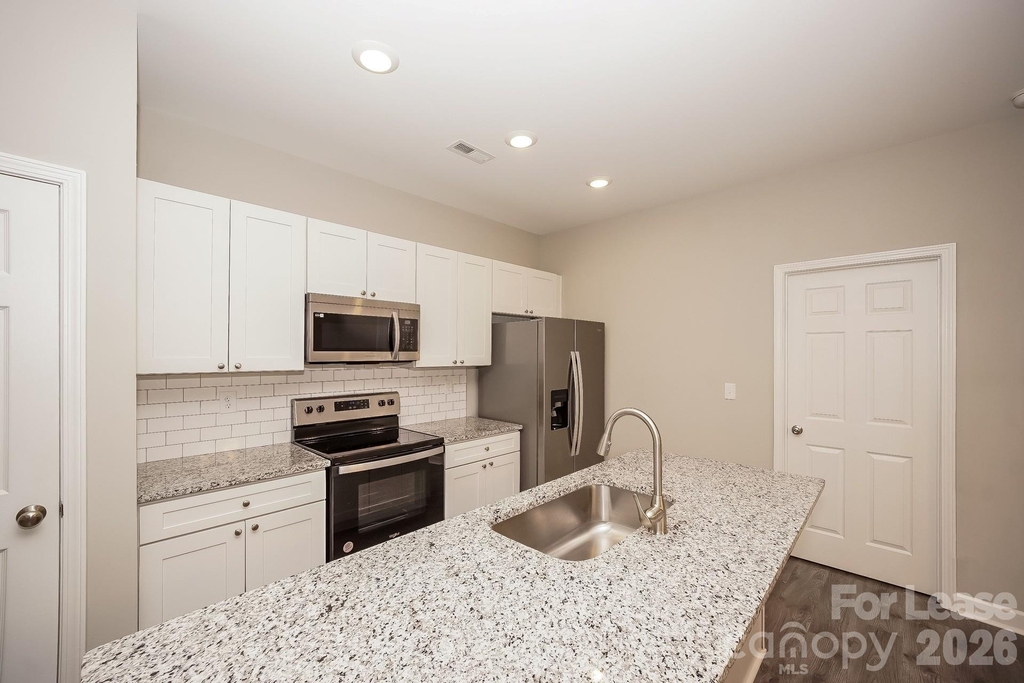 616 Newbern Avenue - Photo 2