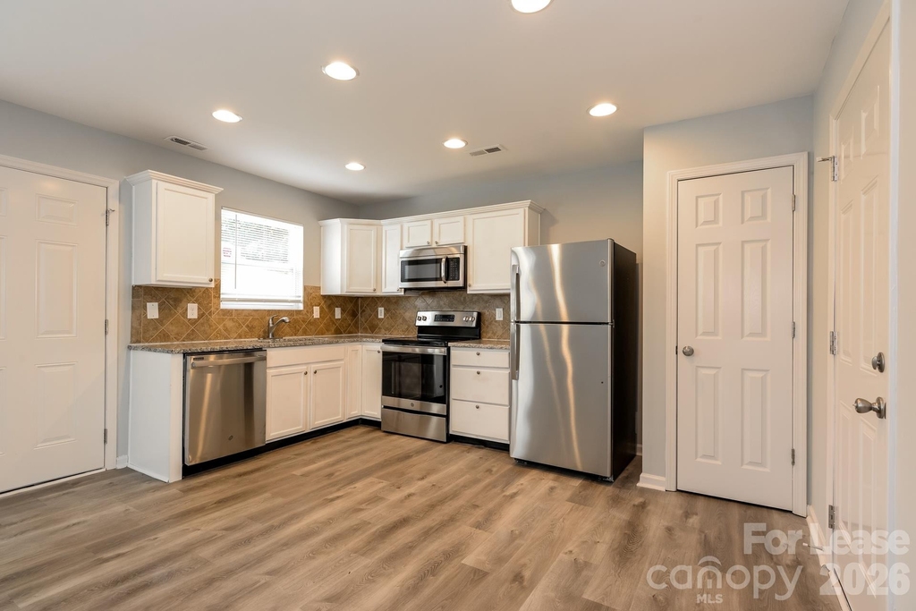 6108 Fazenda Drive - Photo 3